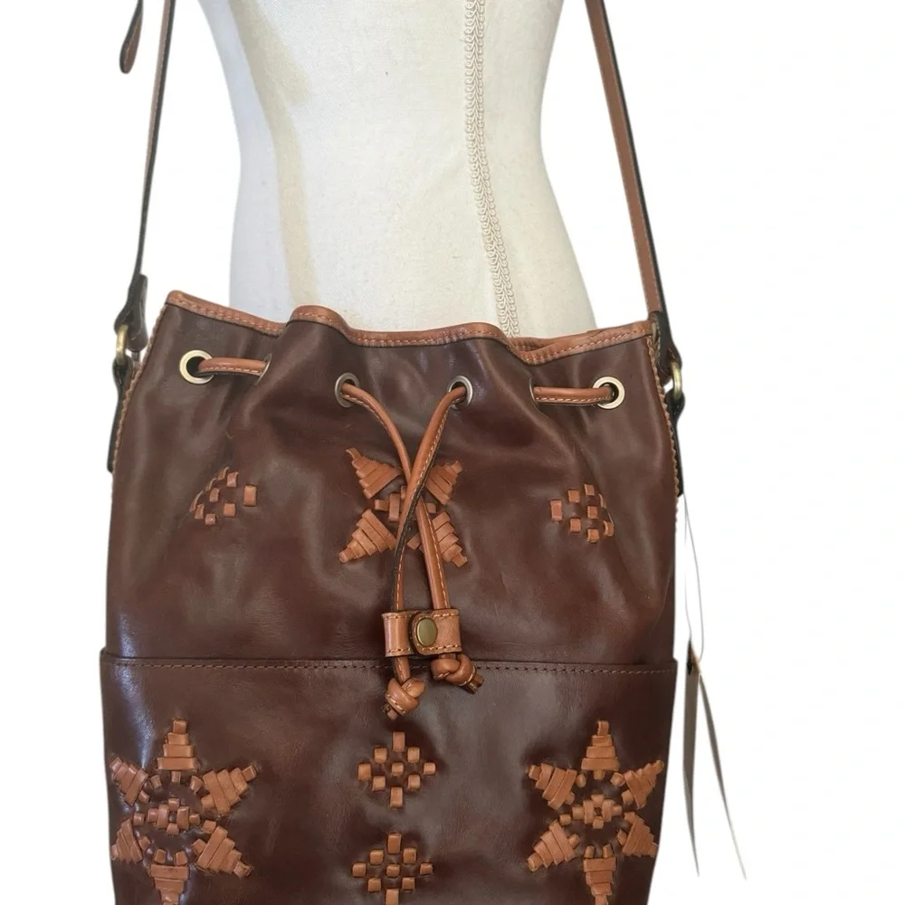 NWT Patricia Nash Brindisi Bucket Leather Bag Crossbody Purse Cognac Distressed - Picture 4 of 15